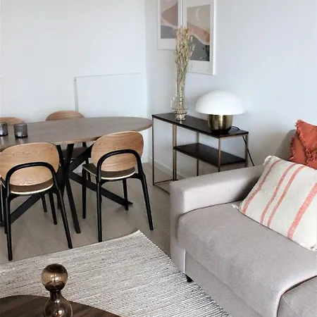 Crystal Residences - Luxurious Seaside Apartment *